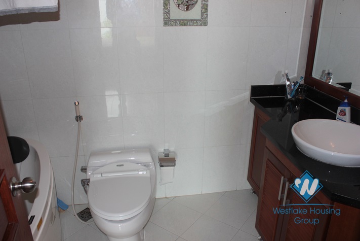 Three bedrooms apartment for rent in Tay Ho district, Ha Noi